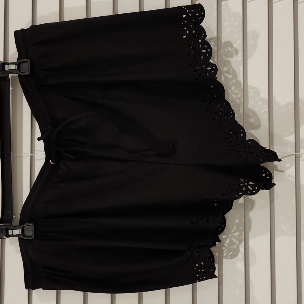 Apt 9 swim shorts size 1X scalloped eyelet pattern (see pic) No tags;never worn